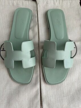 Hermes Mint Green Oran Slide Sandals - Pastel Green Leather